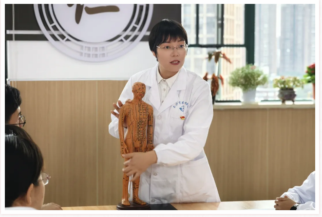 �����ؼ�ح�������˿˶ĳ���
Ůְ����������ҫ���֣�