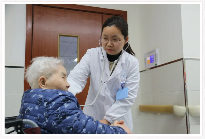 �����ؼ���ح�������˿˶ĳ���
Ůְ����������ҫ���֣�