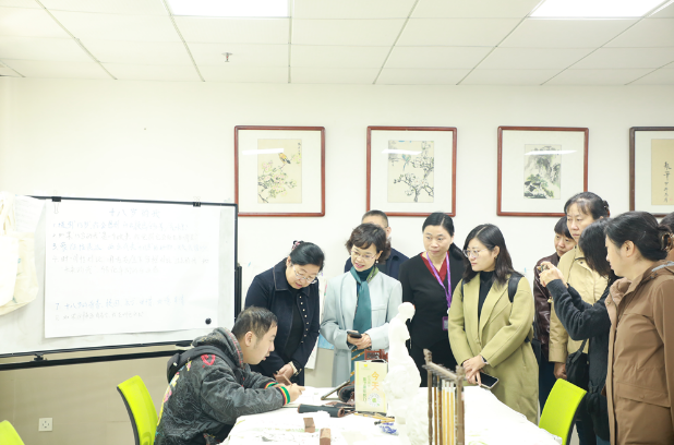 �۽���ɫҽ�Ʒ�����ҽ����������������ҽ�Ʊ��Ͼָ��еھŵ����˿˶ĳ�
�������